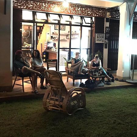 Barandbed Urt Hostel Surat Thani Buitenkant foto