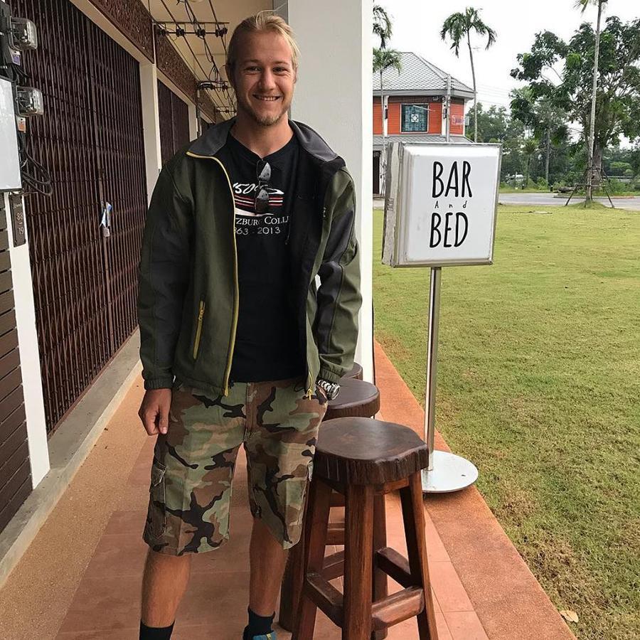 Barandbed Urt Hostel Surat Thani Buitenkant foto