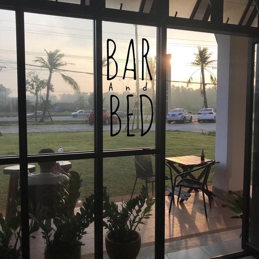 Barandbed Urt Hostel Surat Thani Buitenkant foto