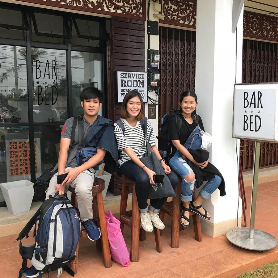 Barandbed Urt Hostel Surat Thani Buitenkant foto