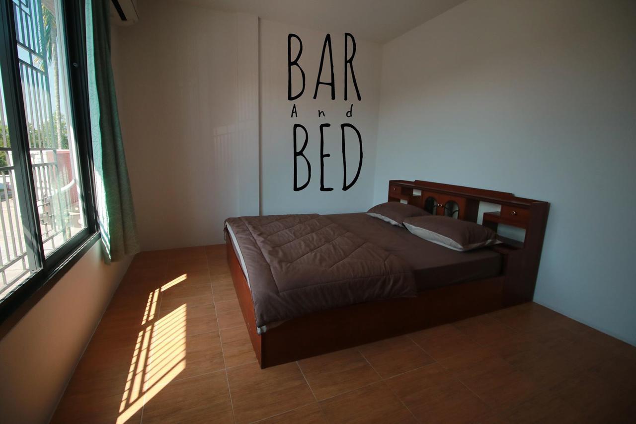 Barandbed Urt Hostel Surat Thani Buitenkant foto