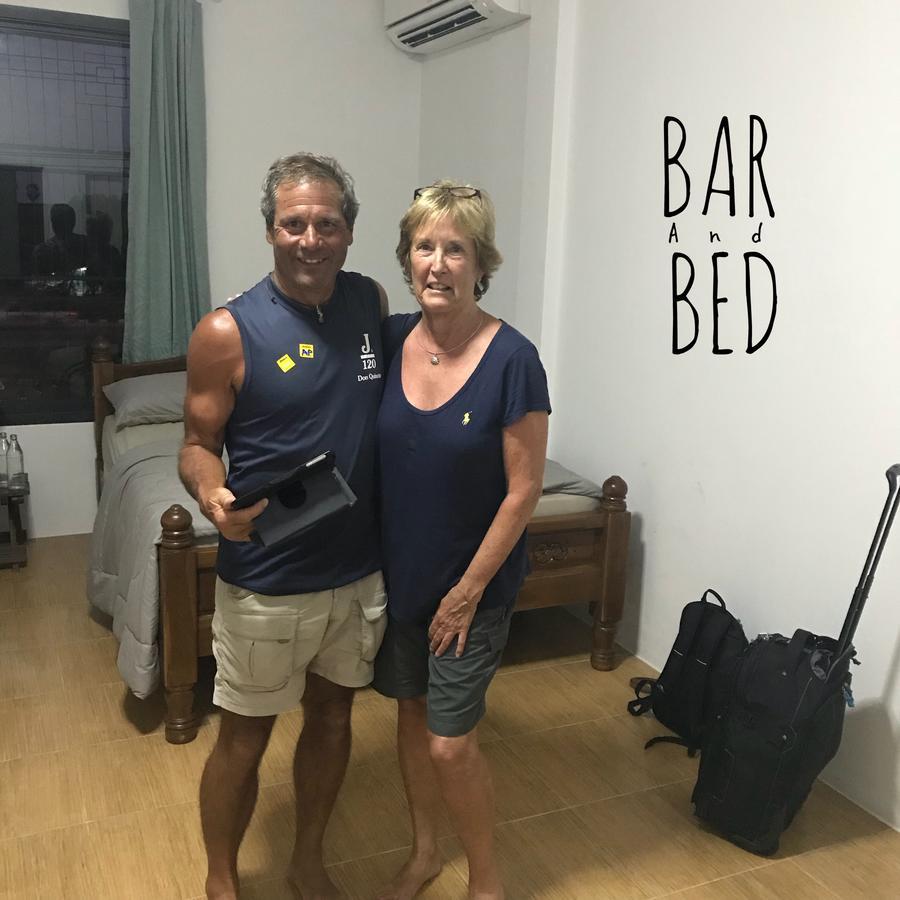Barandbed Urt Hostel Surat Thani Buitenkant foto