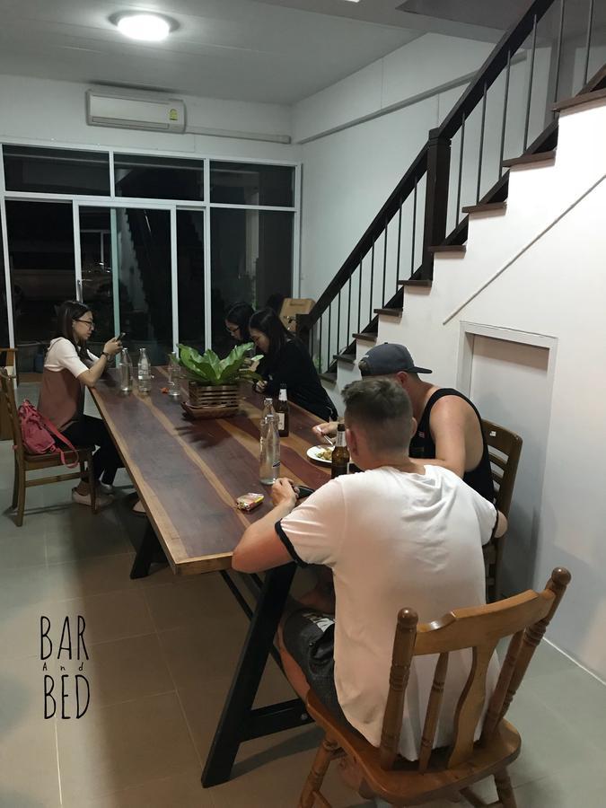 Barandbed Urt Hostel Surat Thani Buitenkant foto