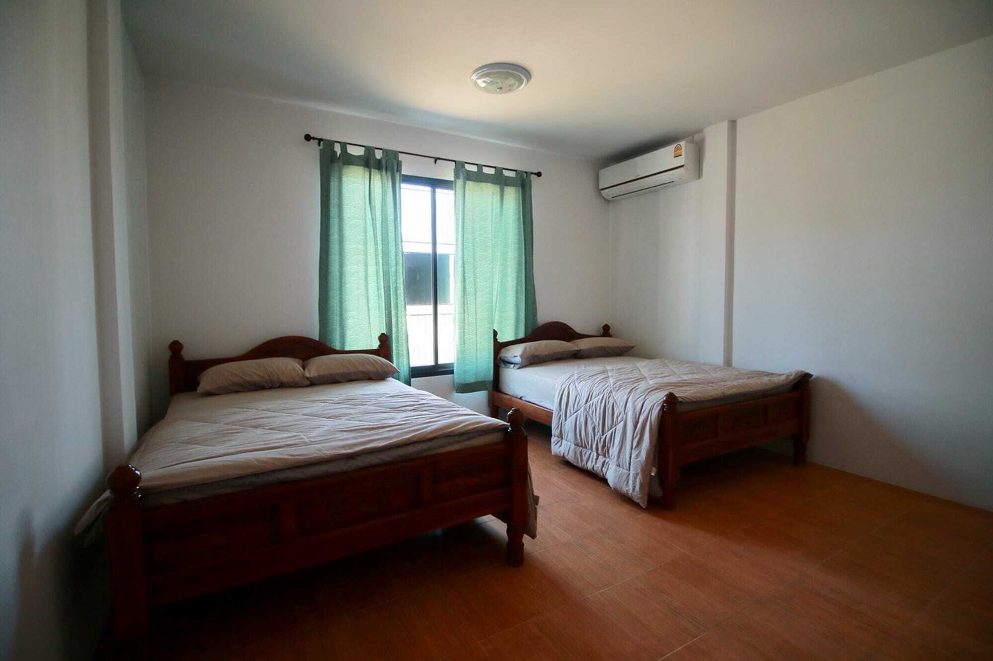 Barandbed Urt Hostel Surat Thani Buitenkant foto