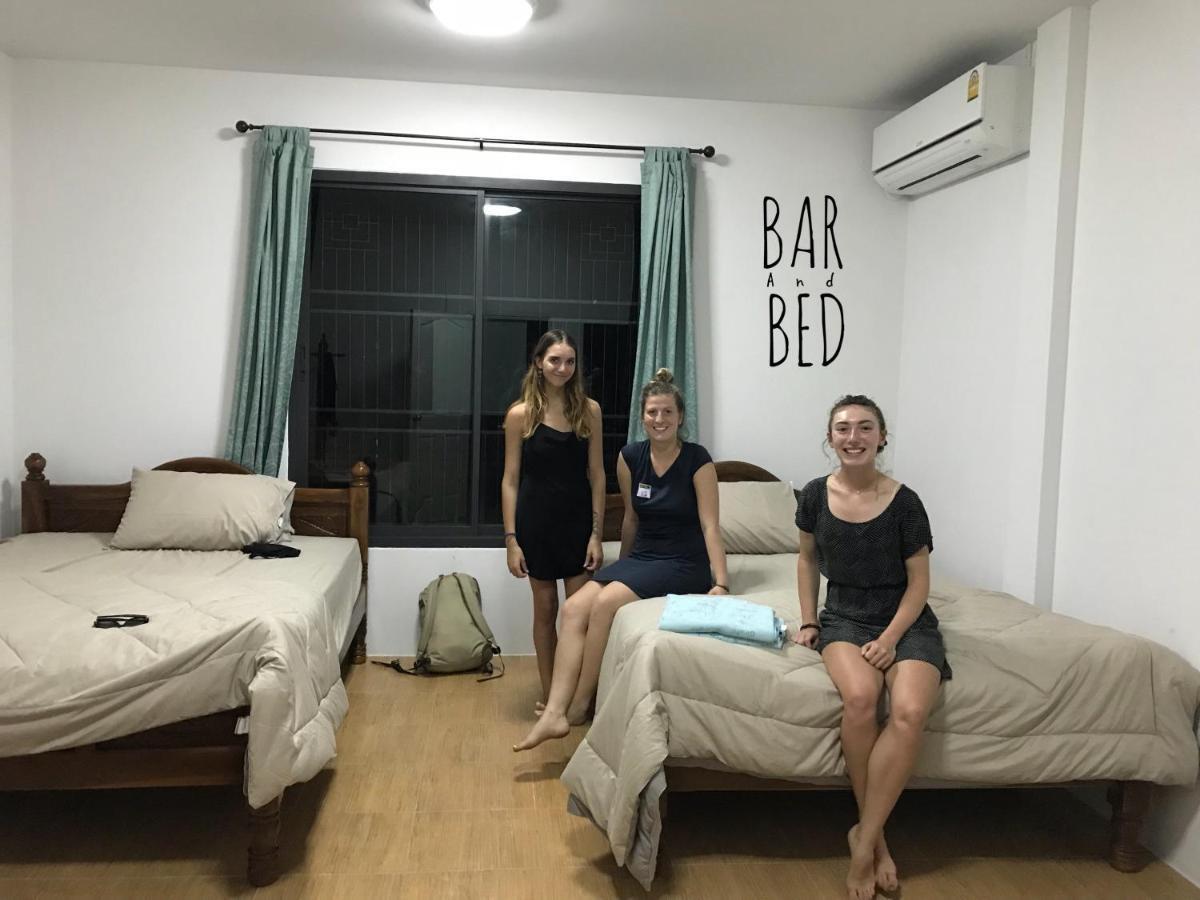 Barandbed Urt Hostel Surat Thani Kamer foto